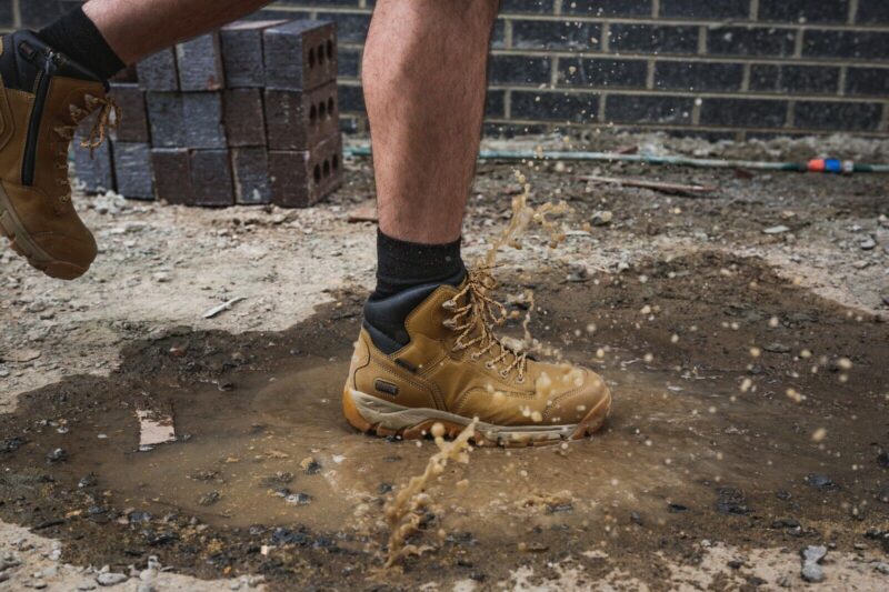 Magnum PRECISION MAX Safety Work Boots In 'CLARINO' Wheat. Zip Side. Waterproof